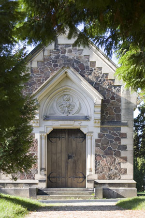 Friedhofsportal der Weistropper Kirche